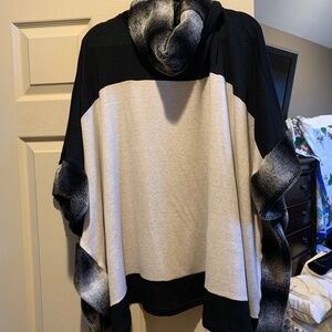 Capote Tan/Black Poncho sz S/M